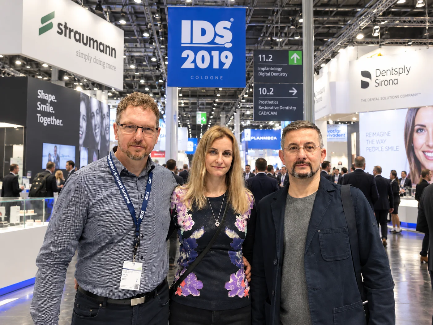 Das Team von Bridge Dental auf der IDS 2019 in Köln